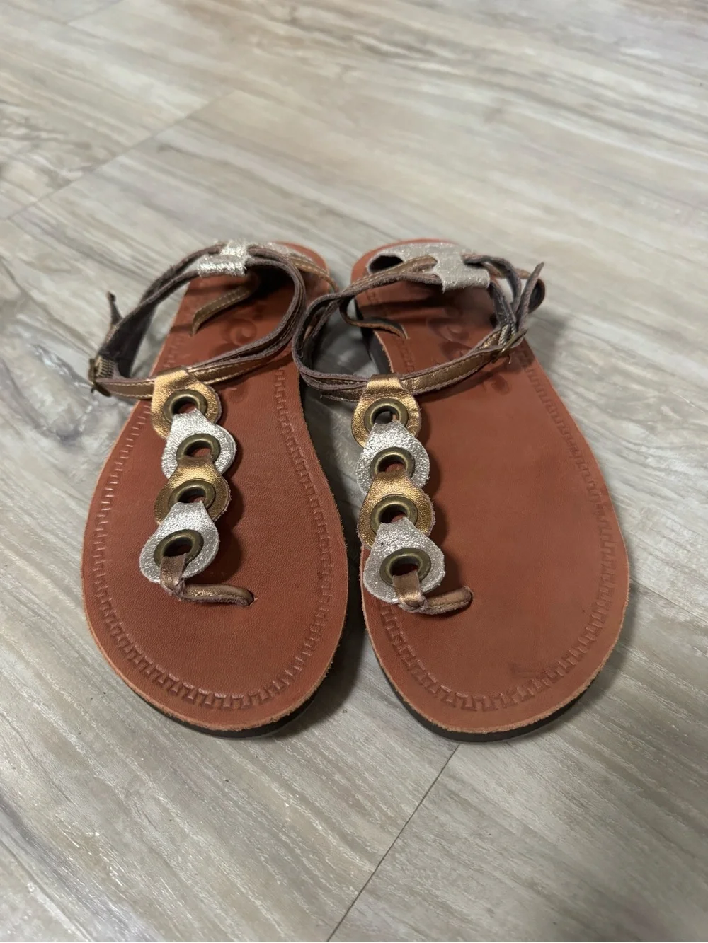 Women’s Reef Metallic Accent Brown Leather T-Strap Sandals